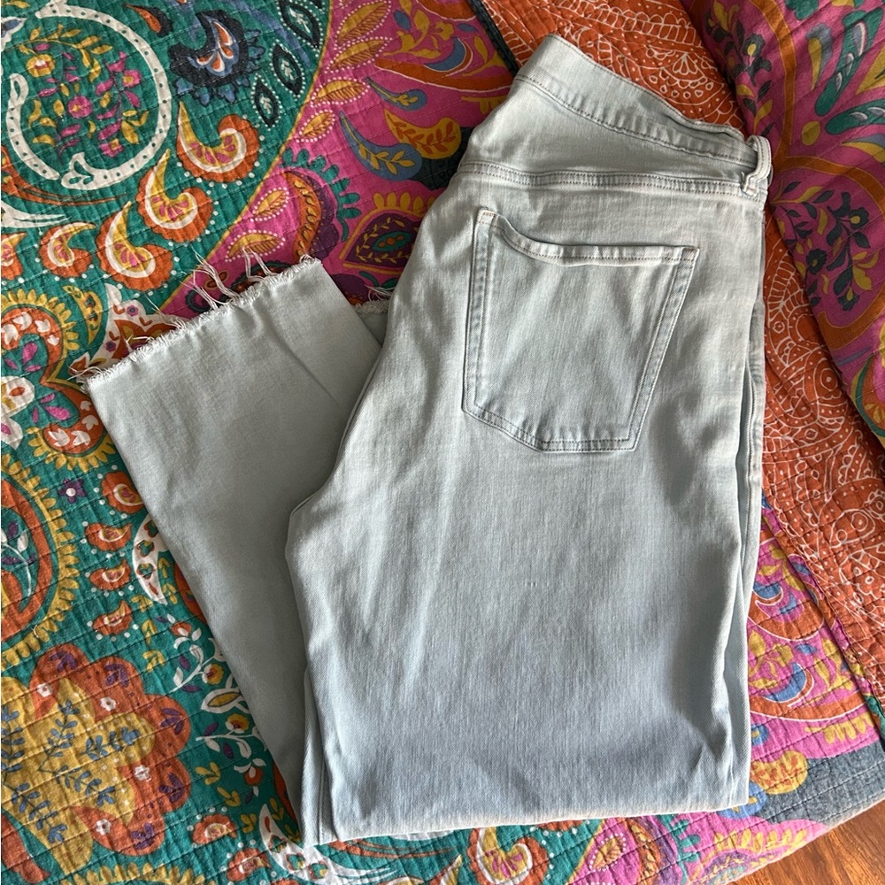 Old Navy-Curve, extra high rise sky straight leg in size 18